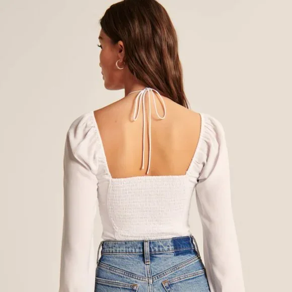 NEW WITH TAGS A+F Trendy White Blouse - Perfect for Summer! - Picture 2 of 5